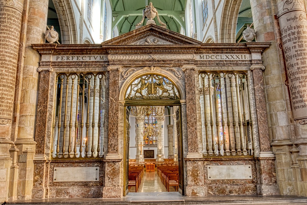 HDR sint-janskerk grote kerk sint-jan sint jan gouda glas in lood eglise church kerkfotografie pelerinage religie religion bedevaartsoord rooms katholiek protestant